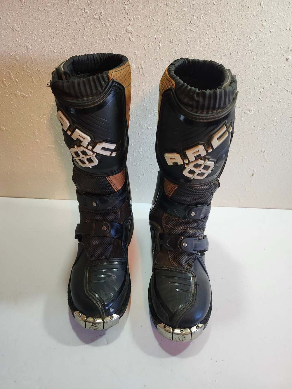 A.R.C. Motocross Boots Youth Size 5 Black Brown Off-Road Enduro